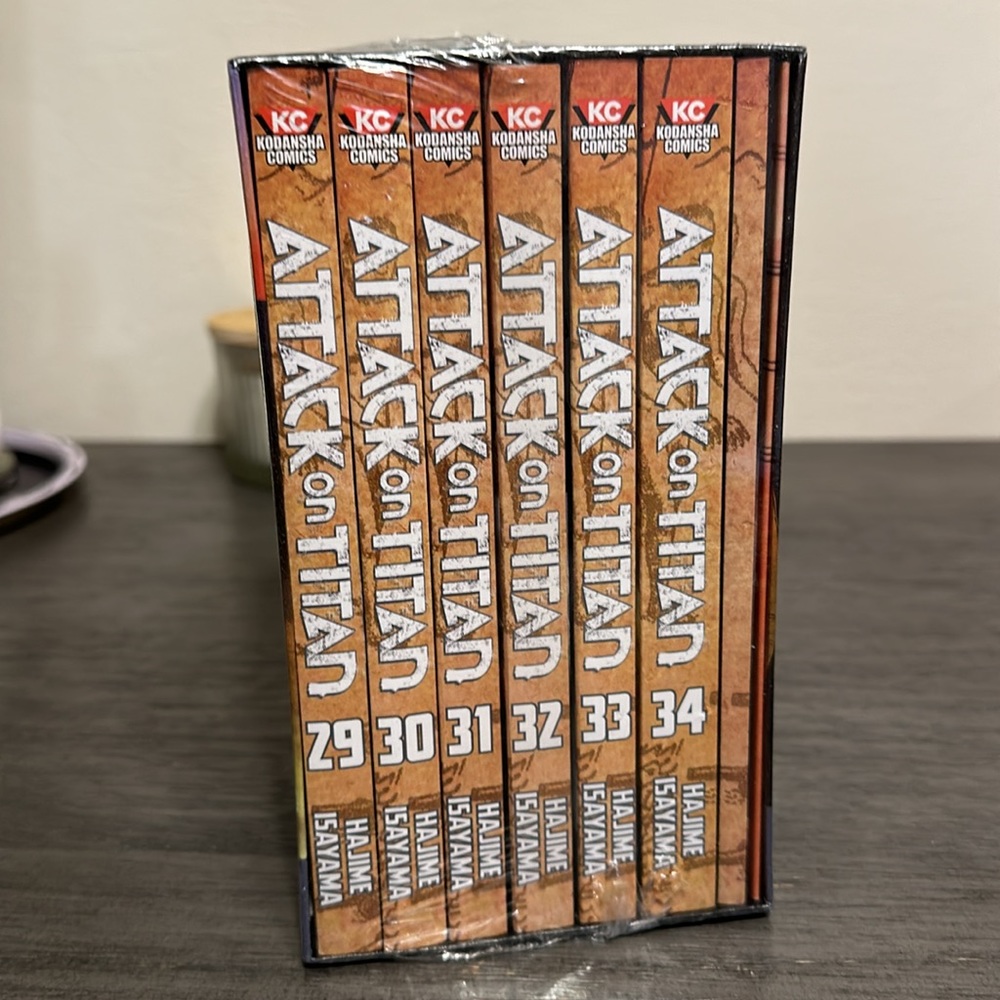 Brand New Attack On Titan Box Set Vol 29-34 With Exclusive Poster & Short Story